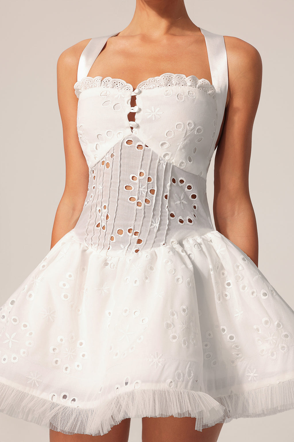 The Chic White