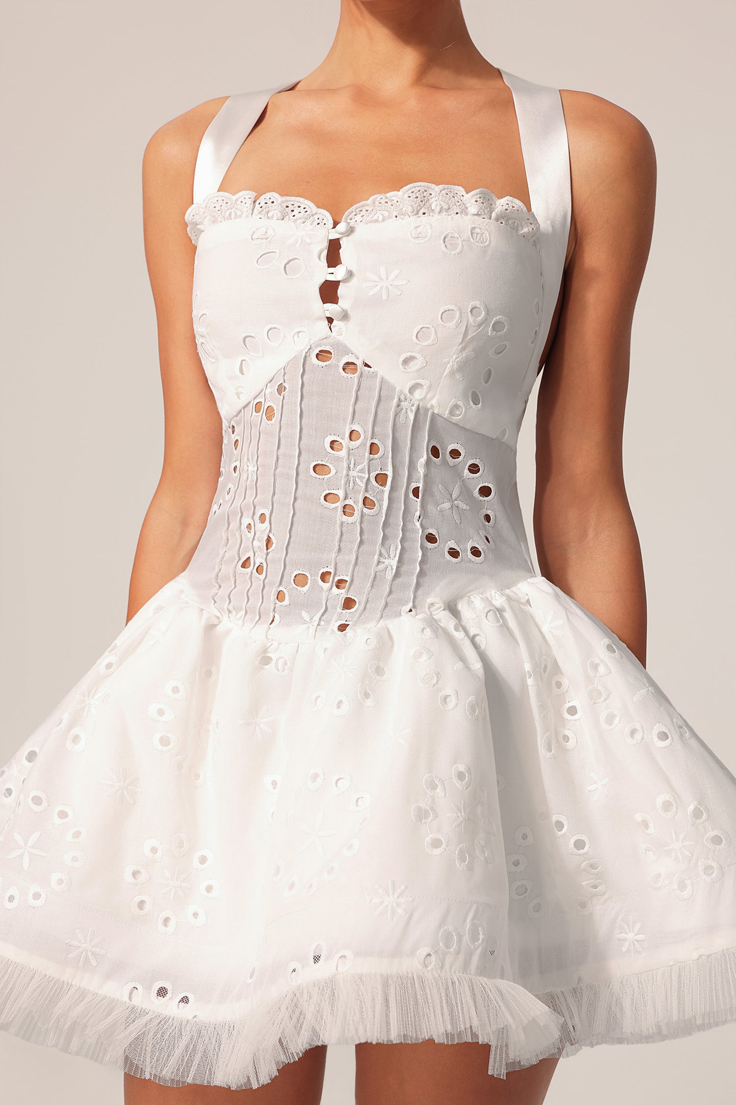 The Chic White